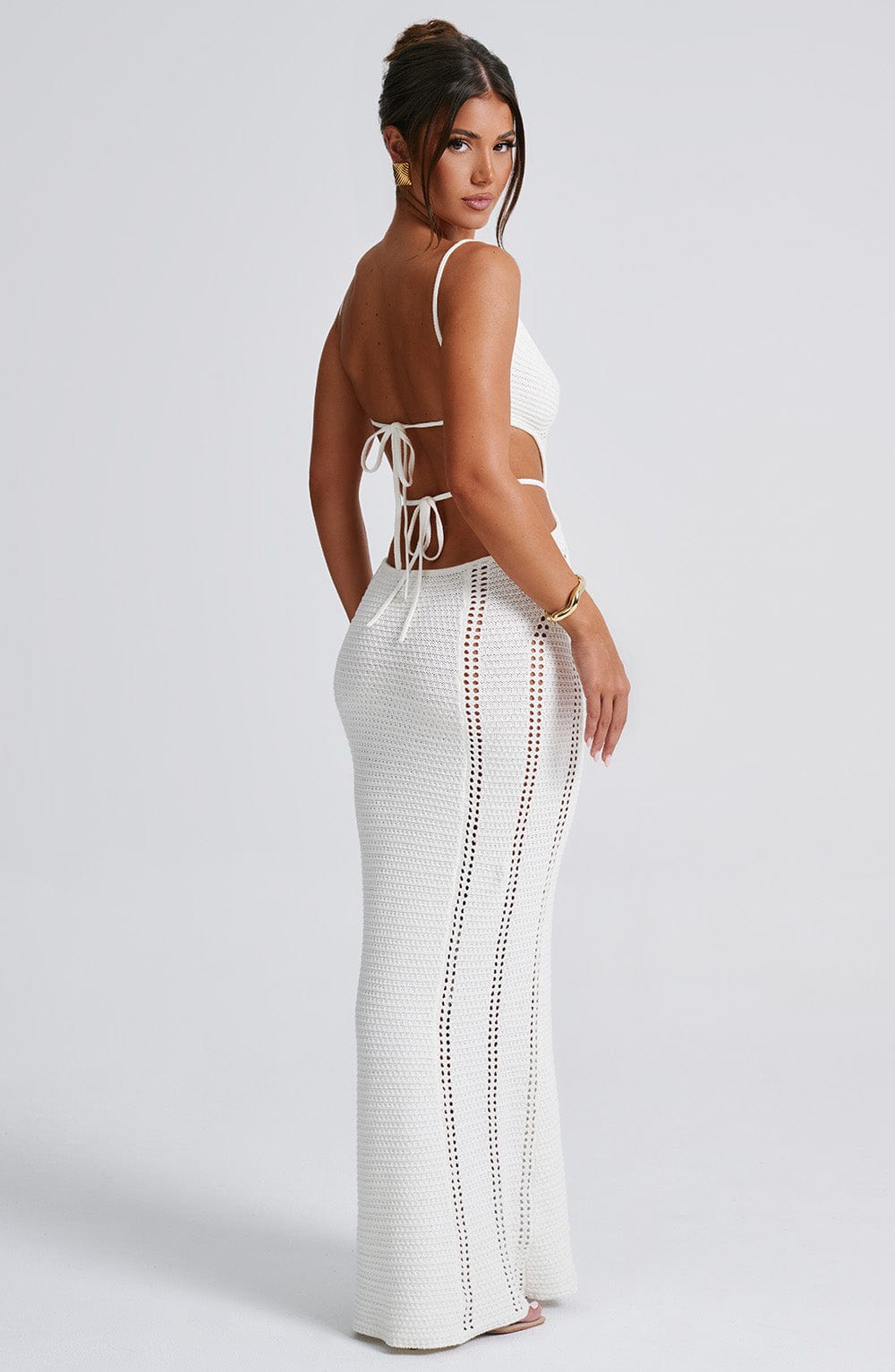 Sırt Bağlamalı Ajurlu Maxi Elbise – Beyaz