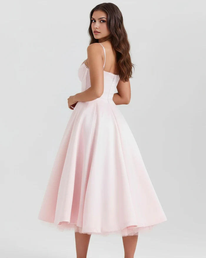 Midi Etek Uçuşan Bel Detaylı Saten Elbise