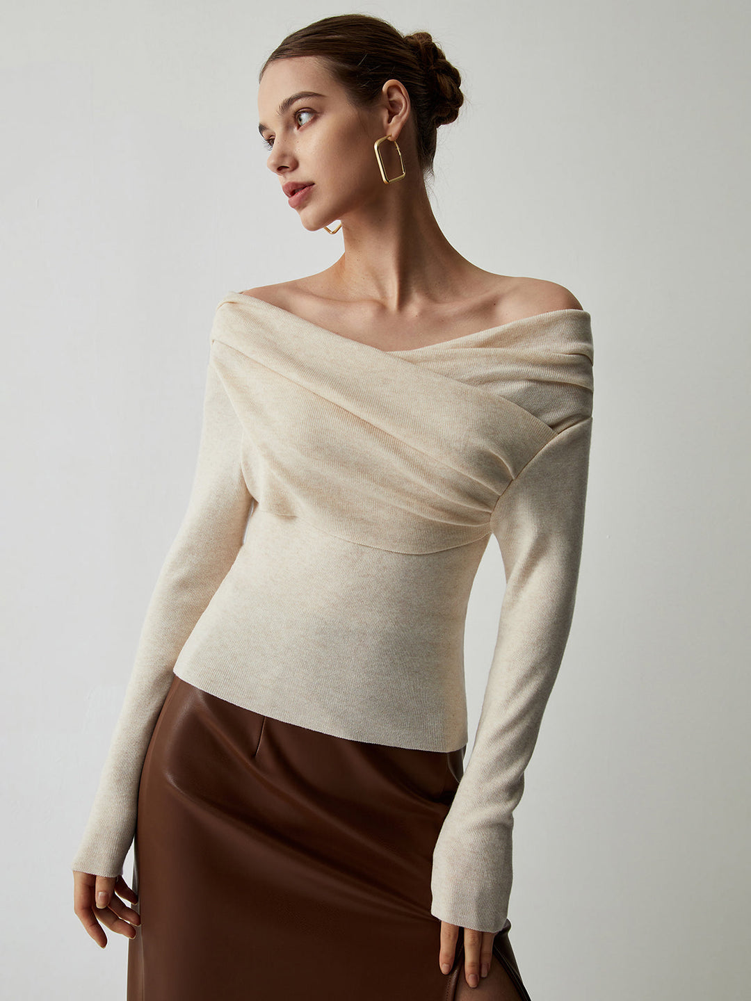 Drapeli Yumuşak Fit Triko Bluz – Krem