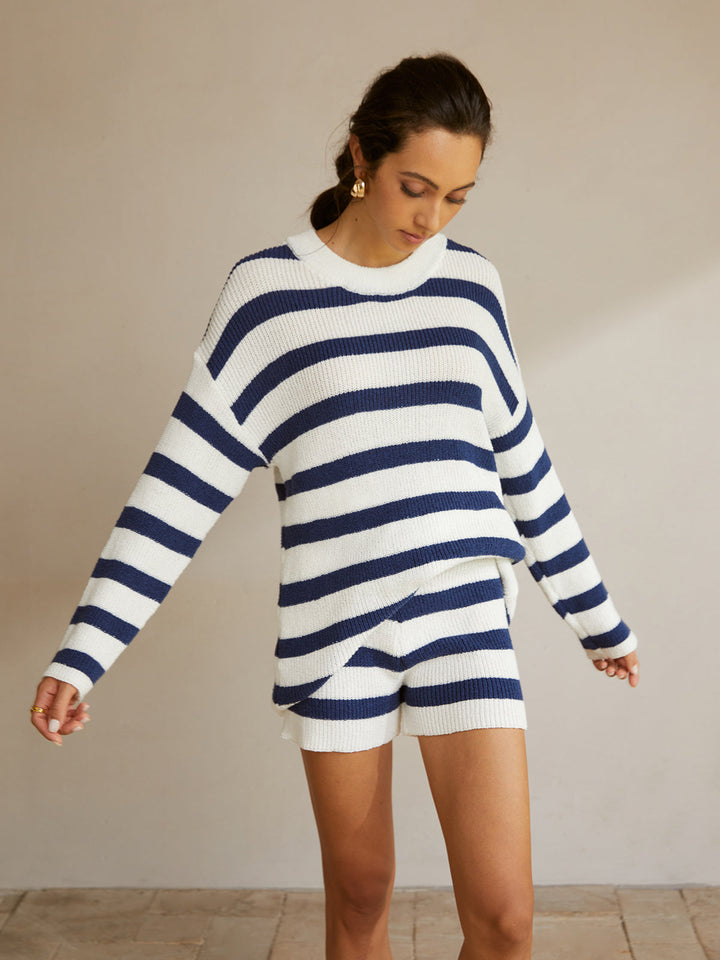 Çizgili Örgü Relaxed Fit Şortlu Takım – Lacivert Beyaz