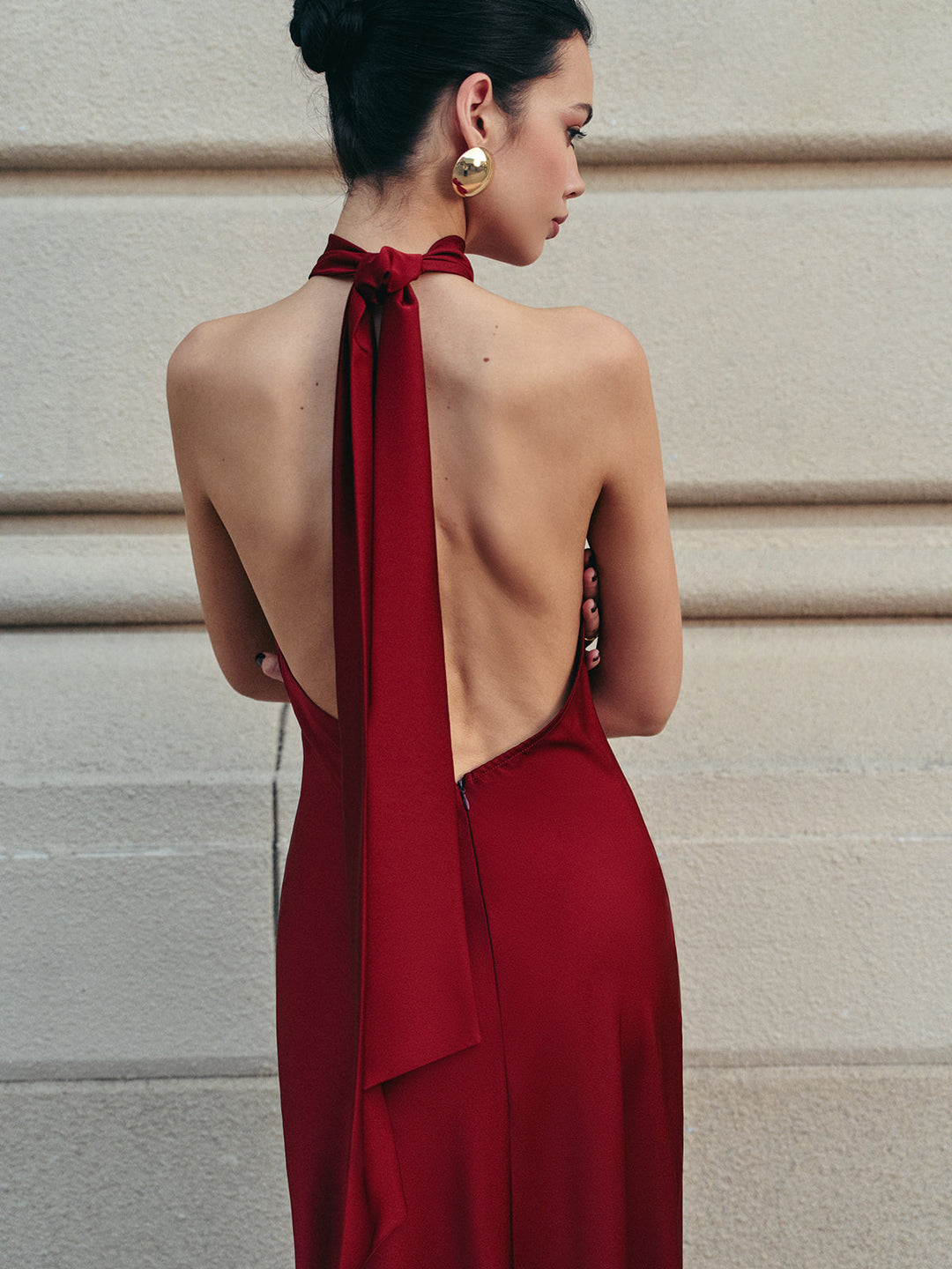 Saten Halter Yaka Sırt Dekolteli Maxi Elbise – Bordo