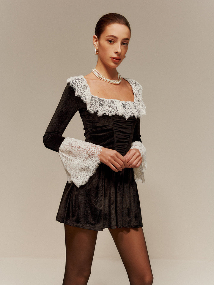 Dantelli Kadife Mini Elbise – Siyah