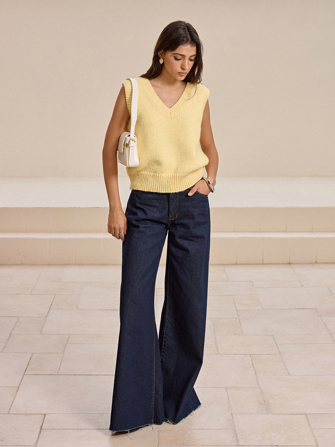 V Yaka Oversize Örgü Süveter – Sarı