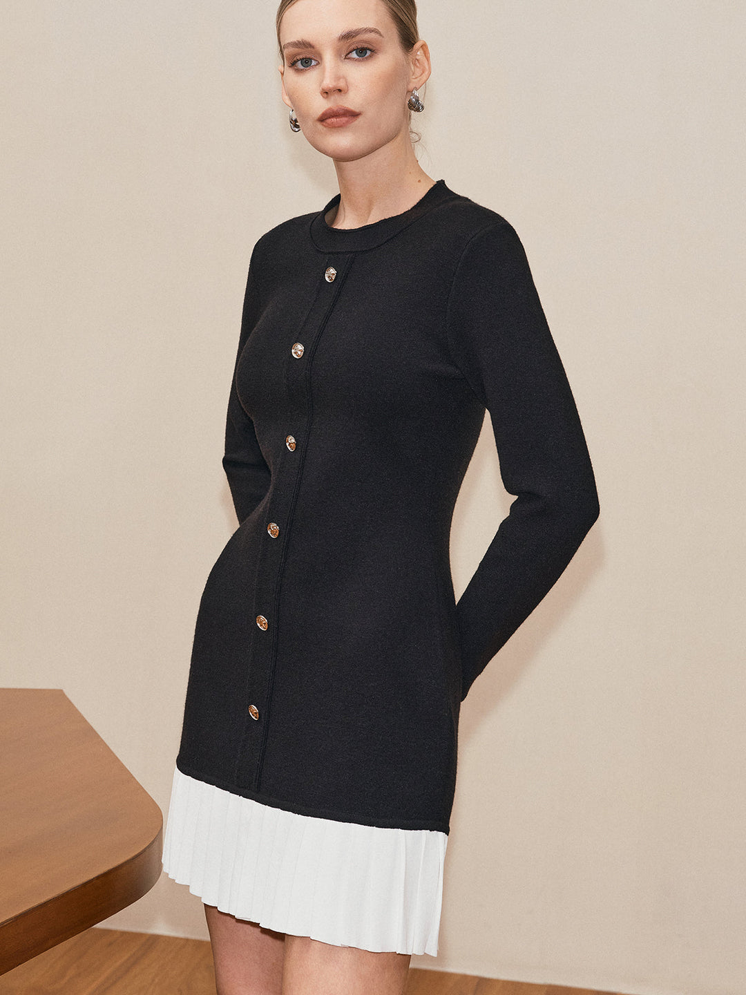 Düğmeli Fit Triko Elbise – Siyah