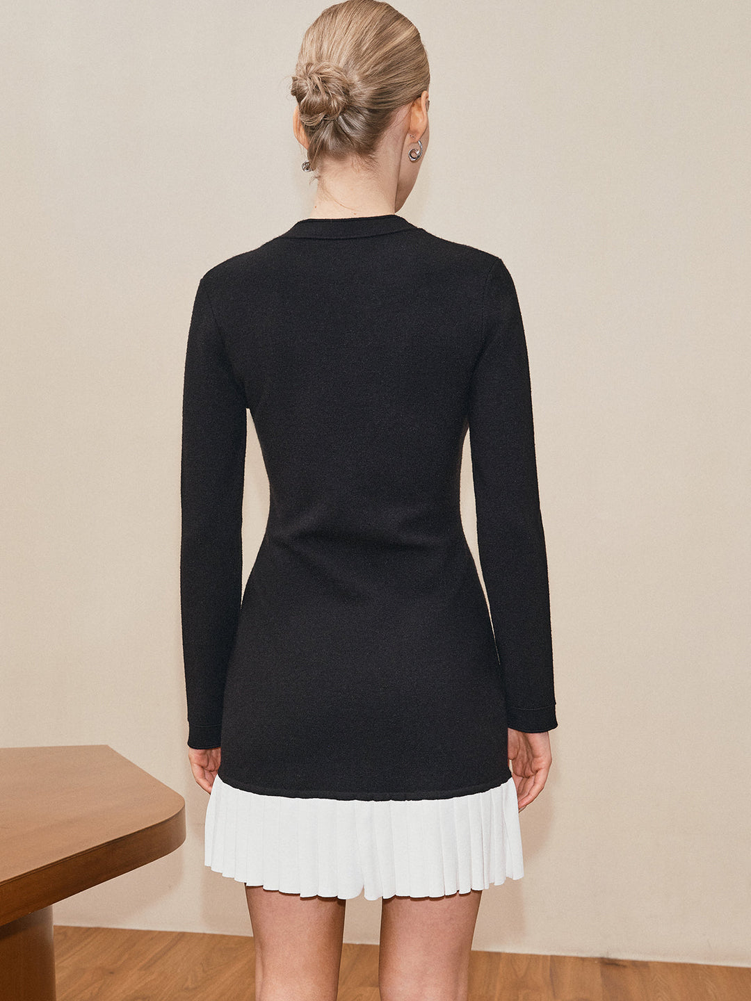 Düğmeli Fit Triko Elbise – Siyah