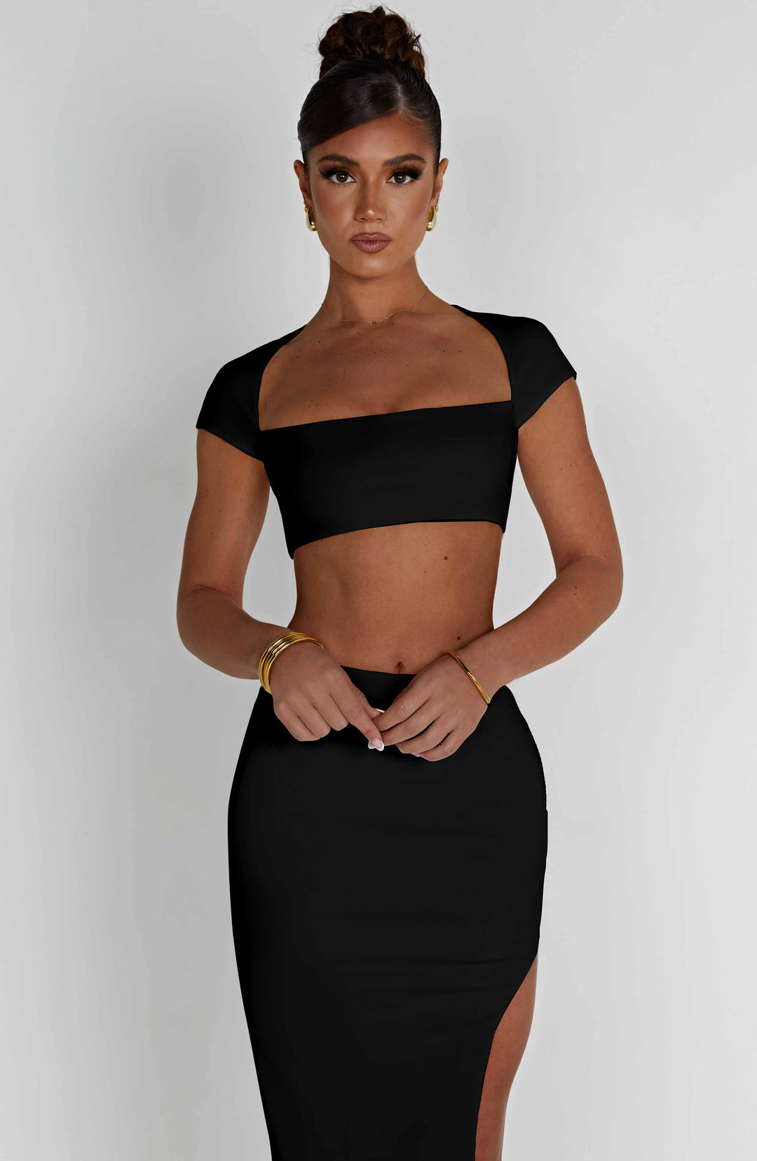 Dikdörtgen Yaka Kısa Kollu Crop Top – Siyah