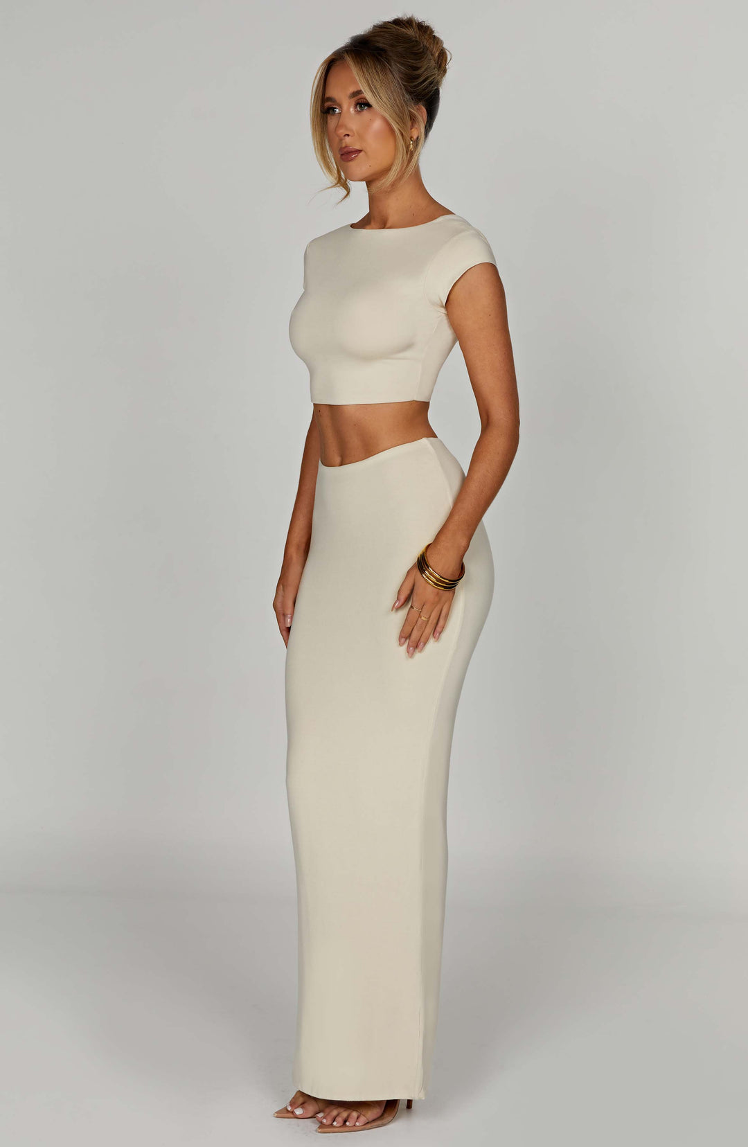Kısa Kollu Slim Fit Crop Top – Krem