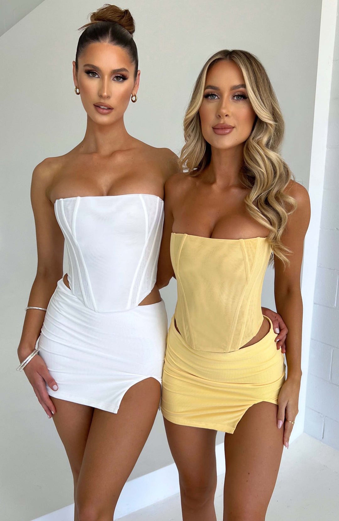 Straplez Korsaj Detaylı Mini Top – Sarı