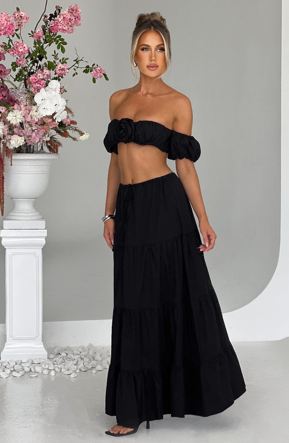 Göğüs Detaylı Balon Kol Crop Top – Siyah