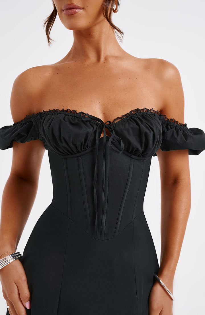 Drape Detaylı Korsajlı Yırtmaçlı Midi Elbise – Siyah