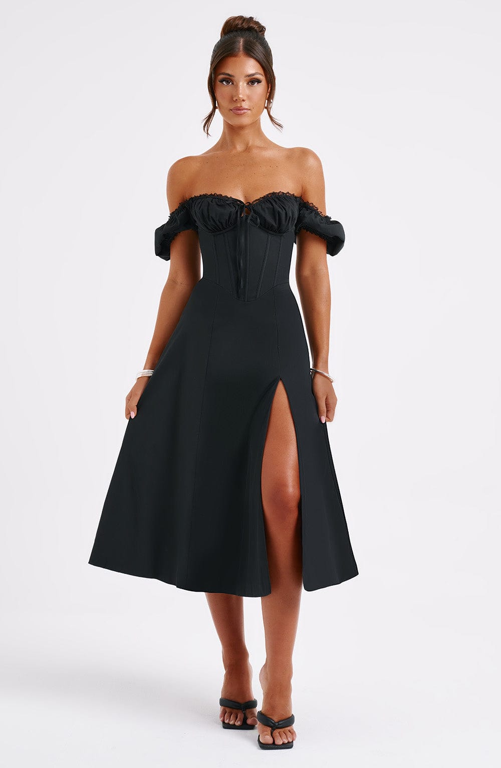 Drape Detaylı Korsajlı Yırtmaçlı Midi Elbise – Siyah