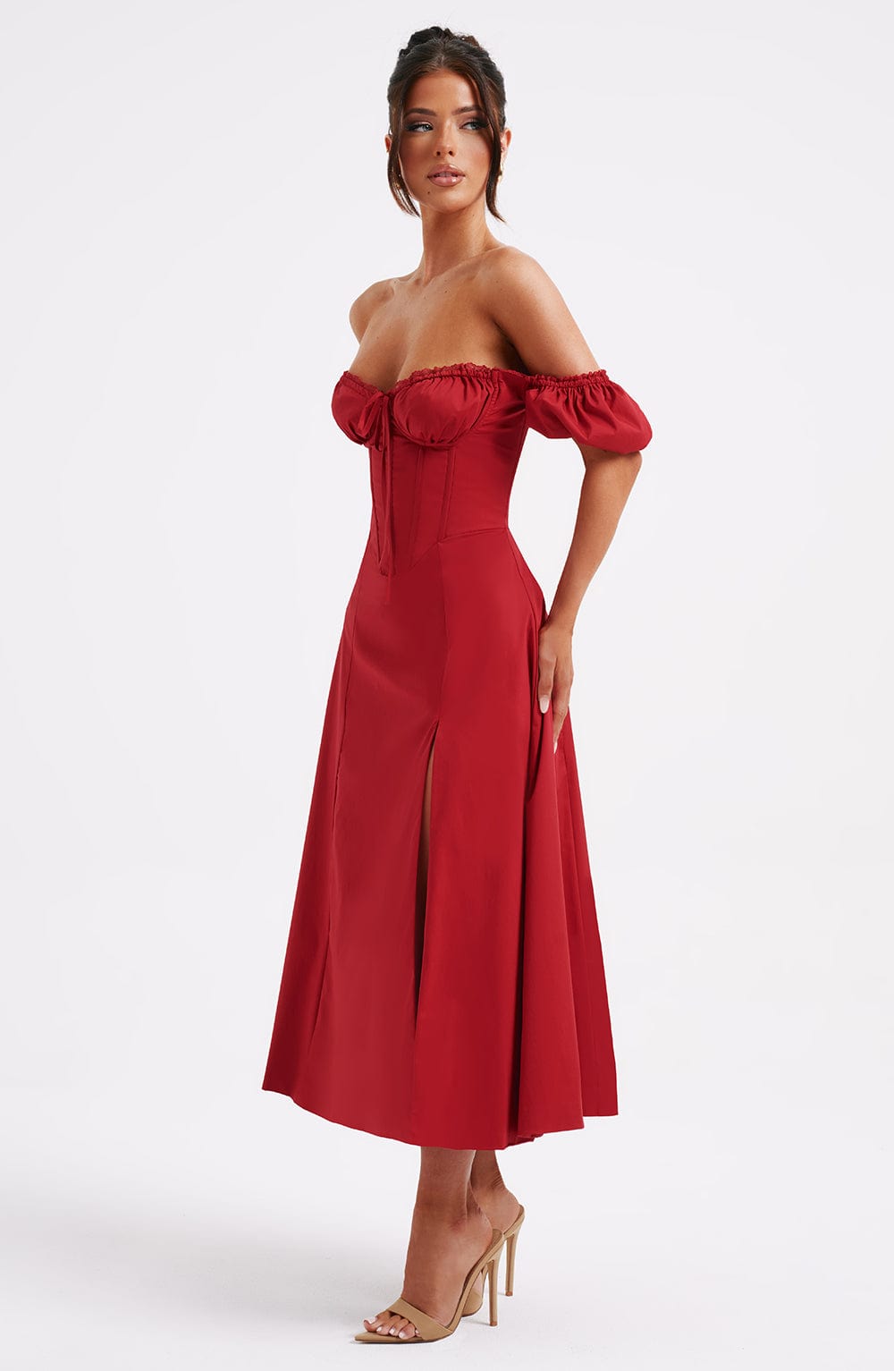 Straplez Drape Detaylı Yırtmaçlı Midi Elbise – Bordo