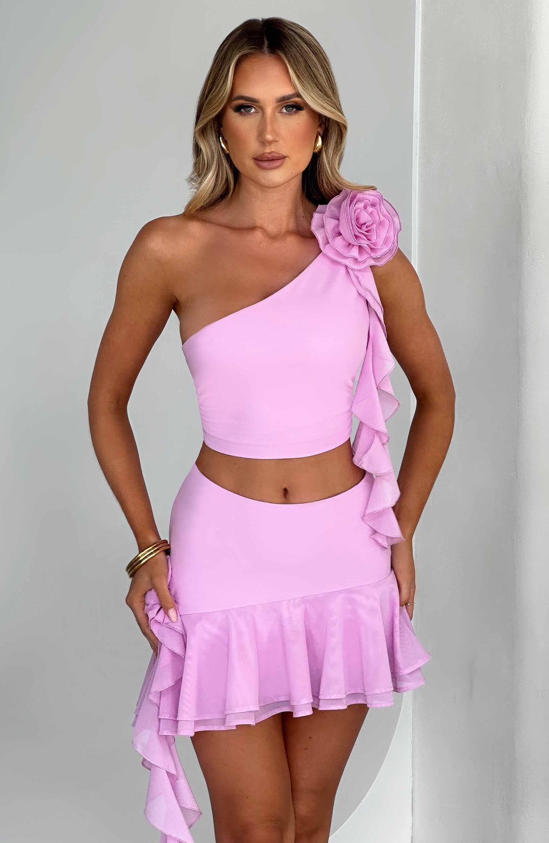 Asimetrik Volanlı Mini Etek Set – Pembe