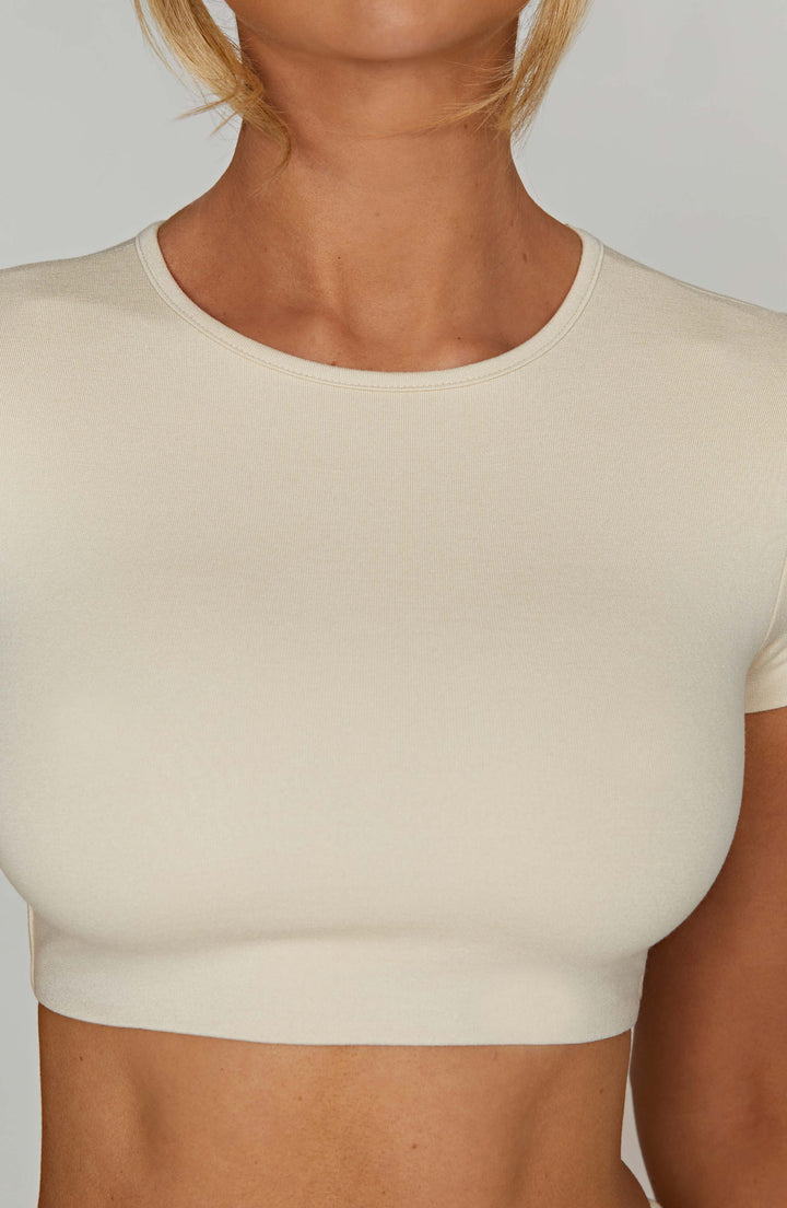 Kısa Kollu Basic Crop Top – Bej