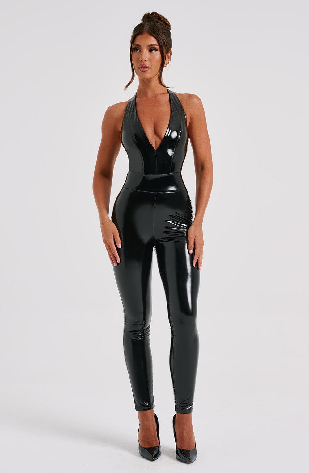 V Yaka Parlak Lateks Görünümlü Bodysuit – Siyah