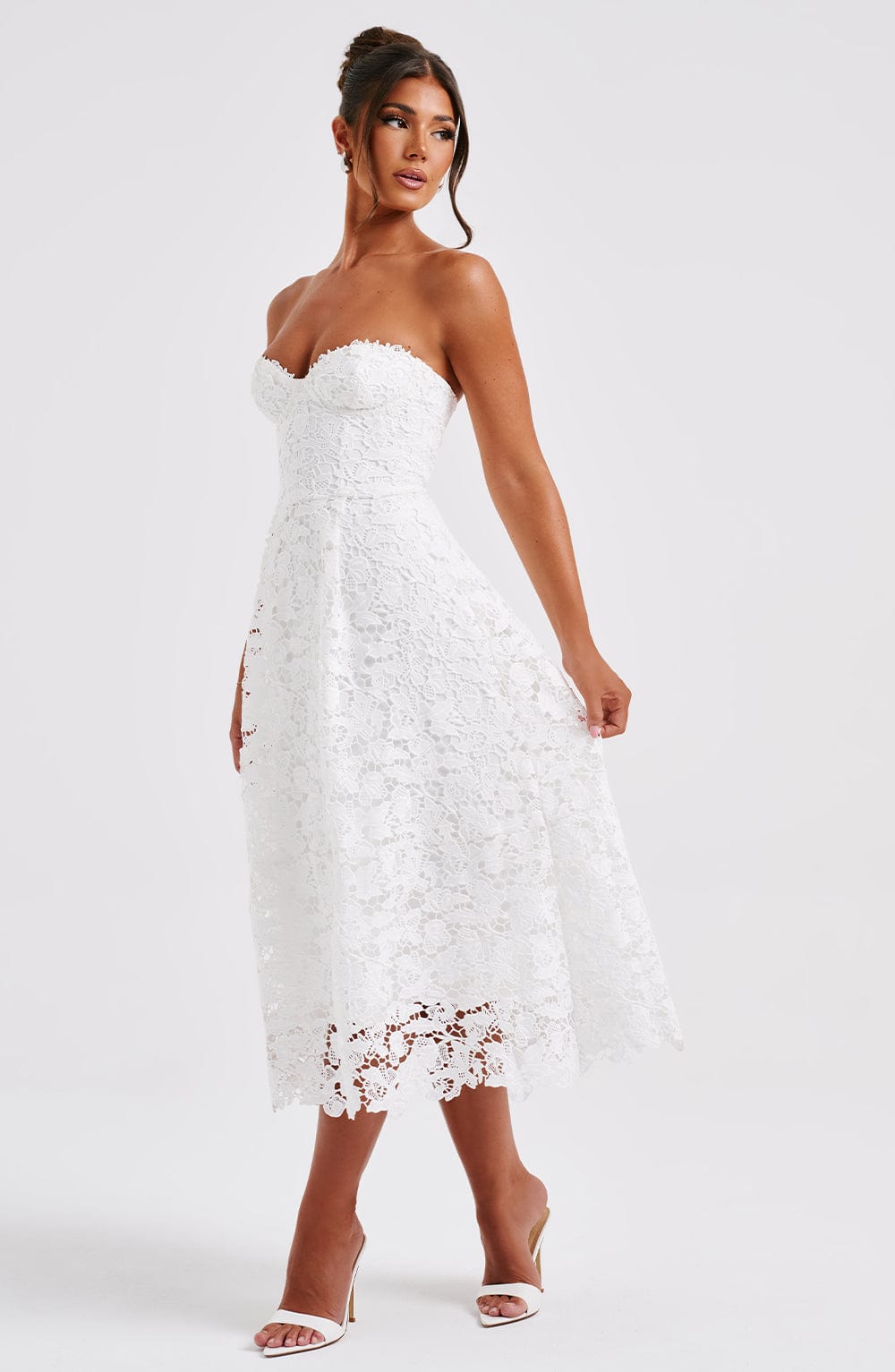Straplez Dantel Midi Elbise – Beyaz