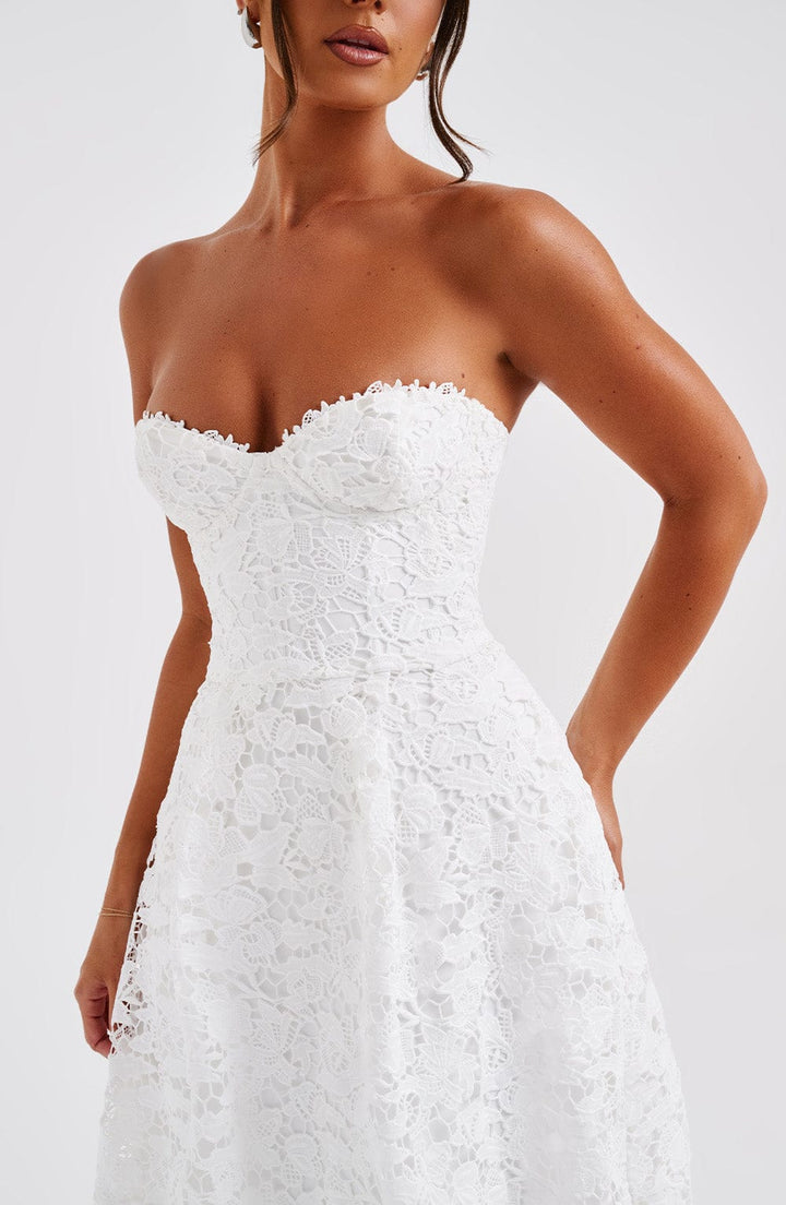Straplez Dantel Midi Elbise – Beyaz