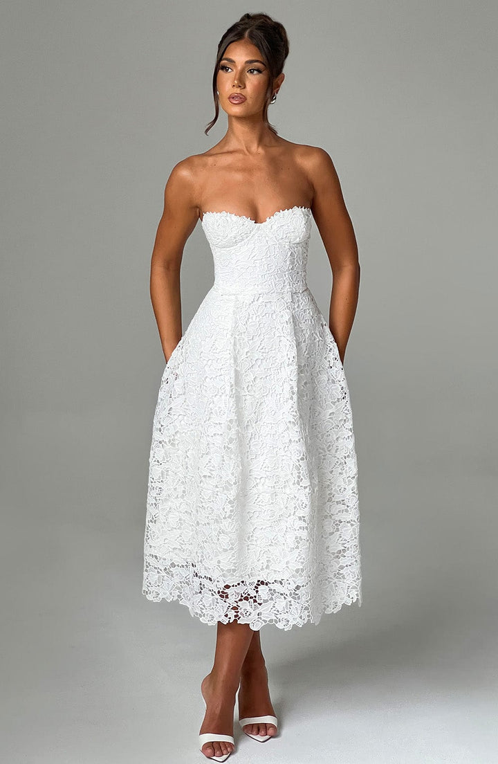 Straplez Dantel Midi Elbise – Beyaz