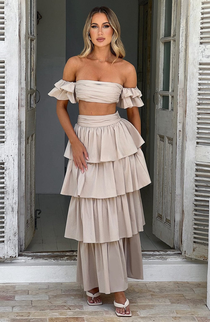 Düşük Omuz Volanlı Drapeli Crop Top – Bej