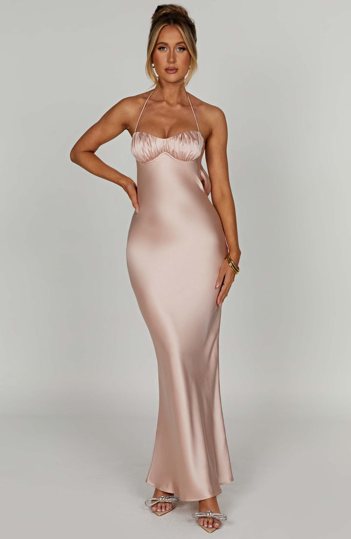 İnce Askılı Saten Drape Detaylı Balık Elbise – Pudra