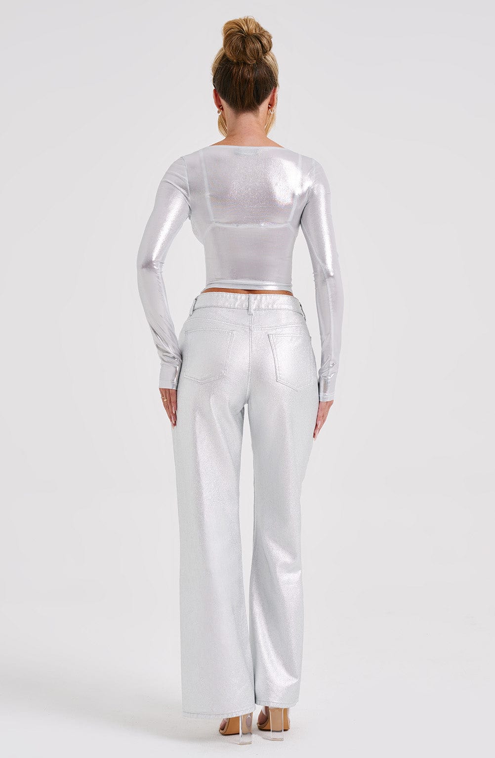 Işıltılı Parlak Dökümlü Uzun Kollu Crop Bluz – Gümüş