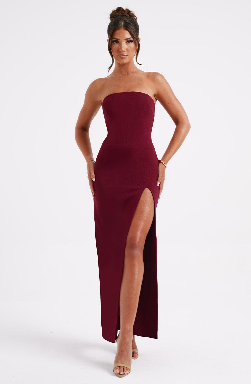 Straplez Yırtmaçlı Sade Uzun Elbise – Bordo