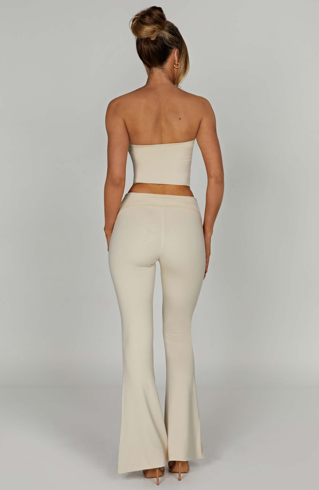 Straplez Slim Fit Elastik Crop Top – Bej