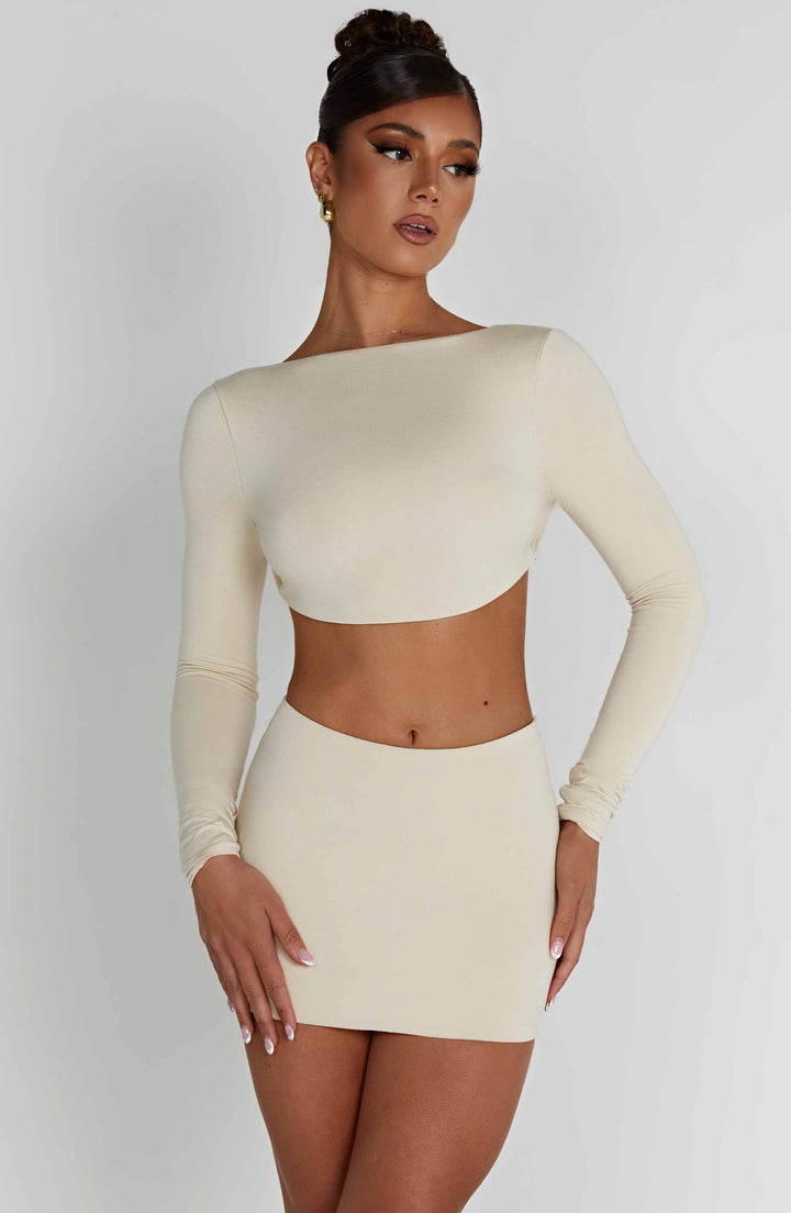 Sırt Detaylı Uzun Kollu Crop Bluz – Ekru