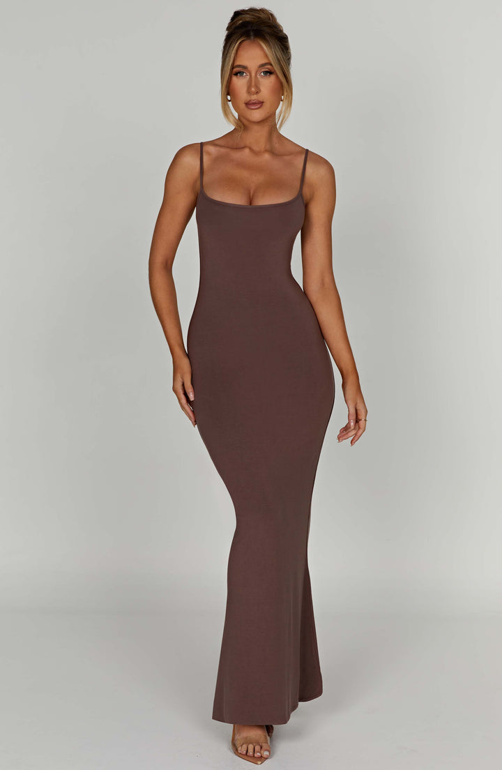 Askılı İnce Fit Kesim Maxi Elbise – Kahve