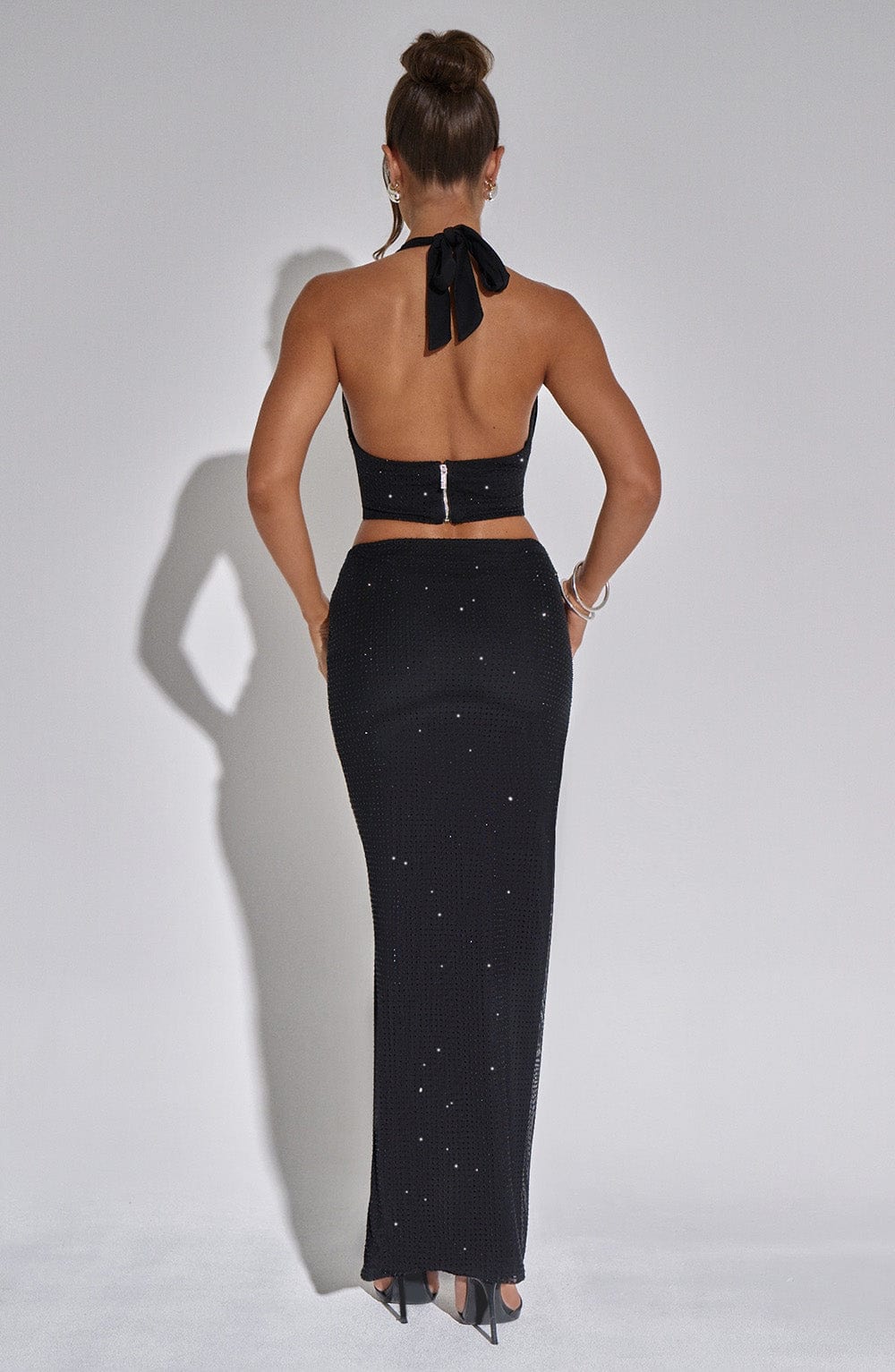 Sırt Bağlamalı Drapeli Taşlı Crop Top – Siyah
