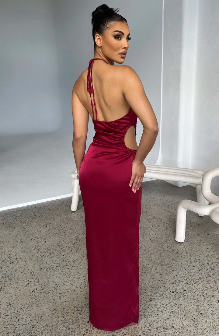 Saten Halter Yaka Yırtmaç Detaylı Uzun Abiye Elbise – Bordo